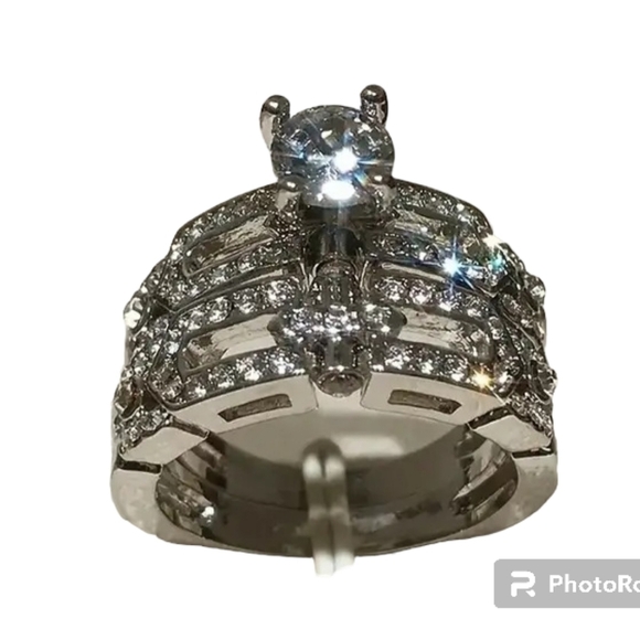 New 2pc shiny zirconia engagement ring sizes 6,8,10,10 - Picture 2 of 4